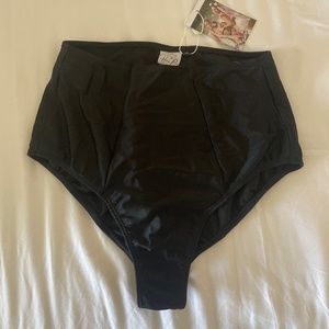 Her Pony black bloomers never worn